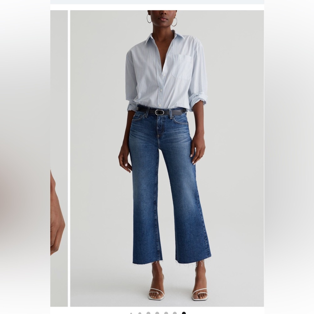 High Rise AG Saige Raw Hem Crop Wide Leg jeans in like new condition. Size 24.